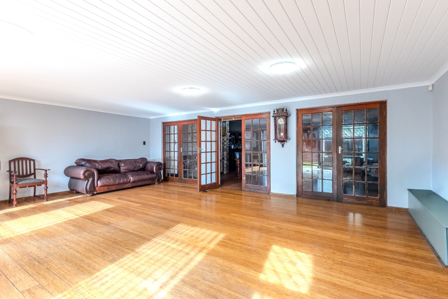 4 Bedroom Property for Sale in Protea Heights Western Cape